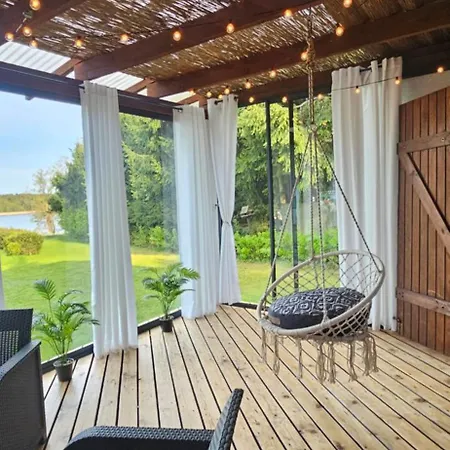 Przy Promenadzie Zdrojowej *